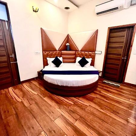 Hotel Woodcrest Zirakpur - Best Family Hotel By - A Unit Of Sidham Group Eksteriør bilde