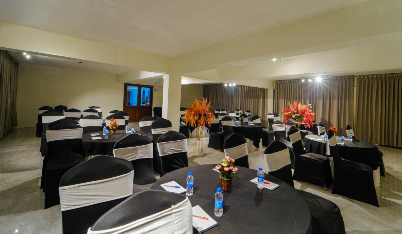 Hotel Woodcrest Zirakpur - Best Family Hotel By - A Unit Of Sidham Group Eksteriør bilde