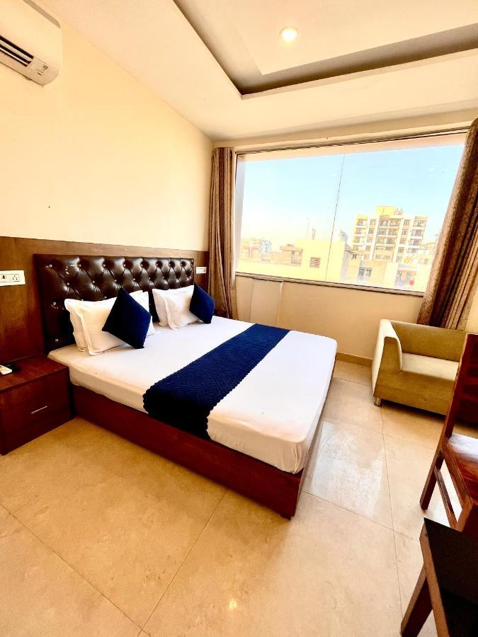 Hotel Woodcrest Zirakpur - Best Family Hotel By - A Unit Of Sidham Group Eksteriør bilde