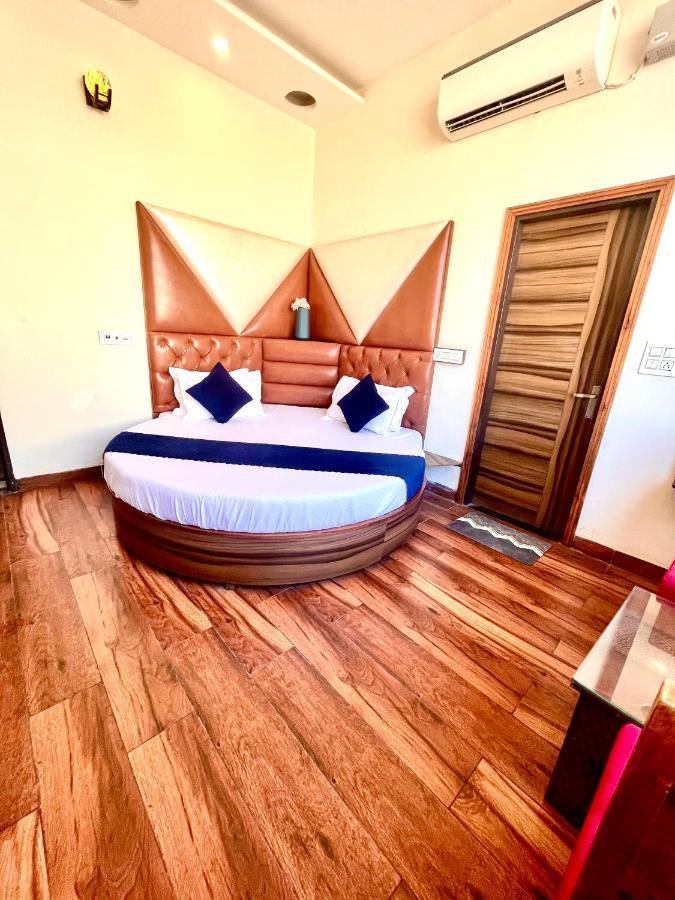 Hotel Woodcrest Zirakpur - Best Family Hotel By - A Unit Of Sidham Group Eksteriør bilde