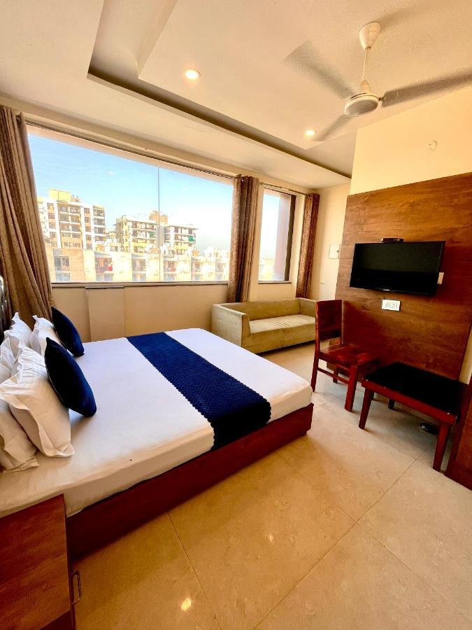 Hotel Woodcrest Zirakpur - Best Family Hotel By - A Unit Of Sidham Group Eksteriør bilde