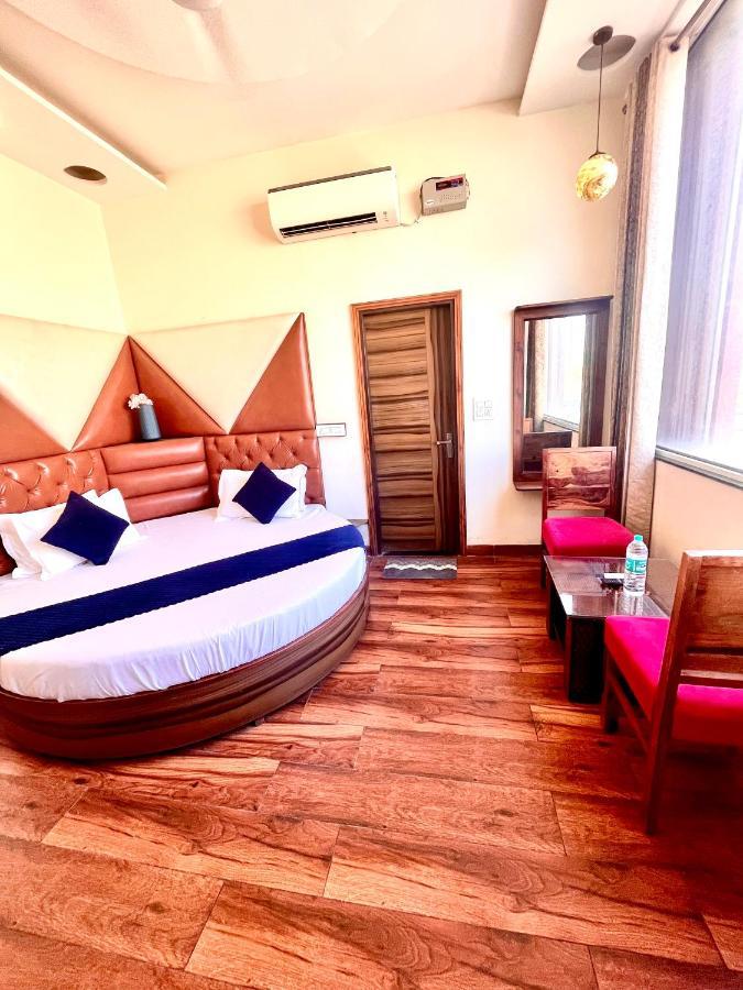 Hotel Woodcrest Zirakpur - Best Family Hotel By - A Unit Of Sidham Group Eksteriør bilde